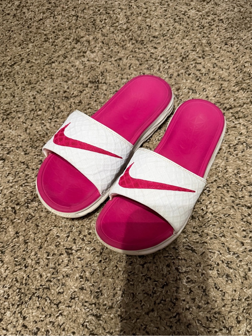 Nike slides